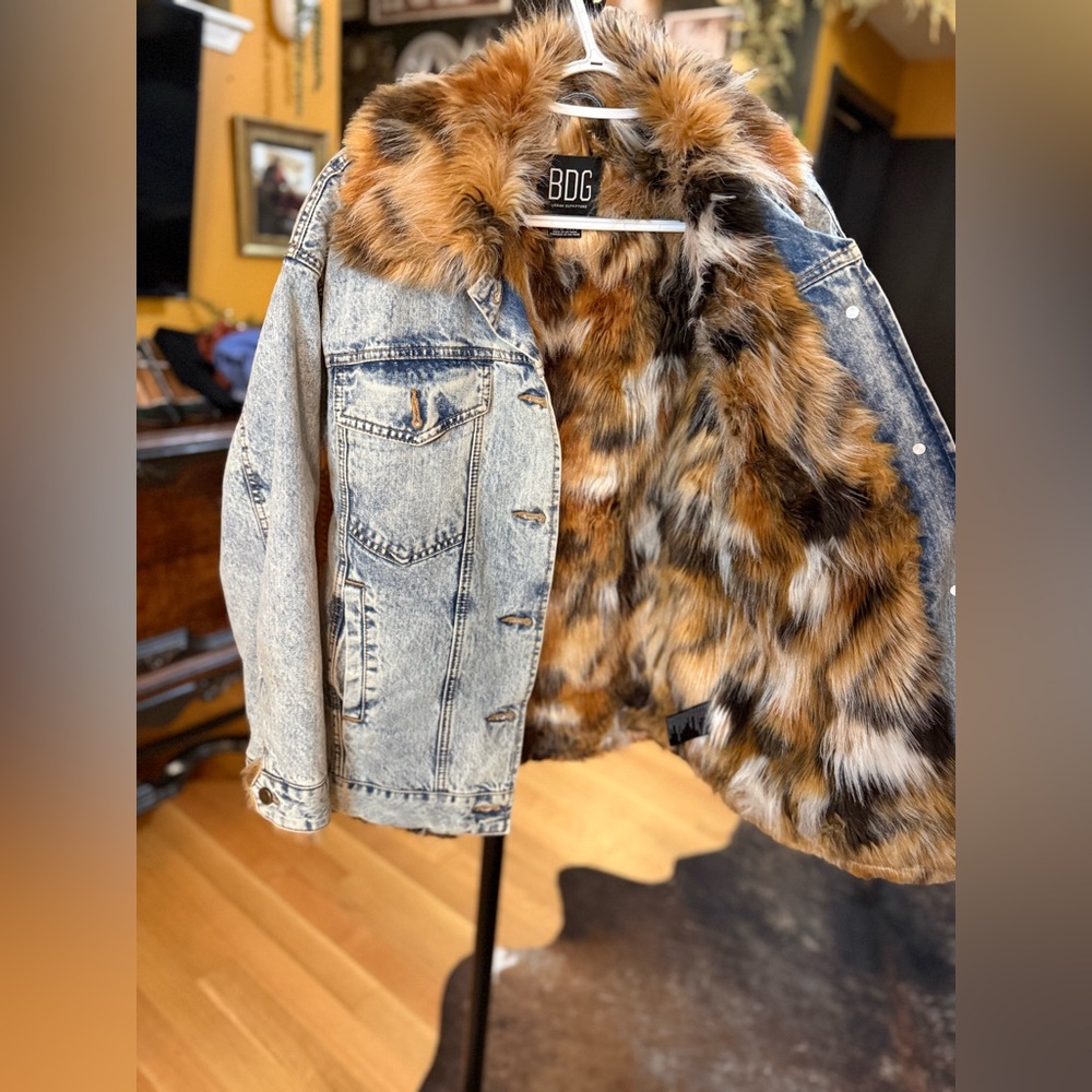 BDG Denim Jacket by Urban Outfitters - Picture 2 of 4